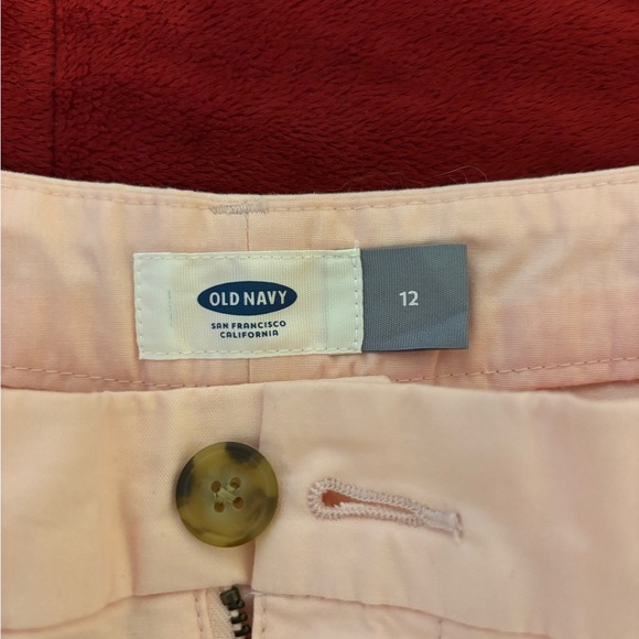 Old Navy Women's Soft Pink Shorts - Picture 2 of 8